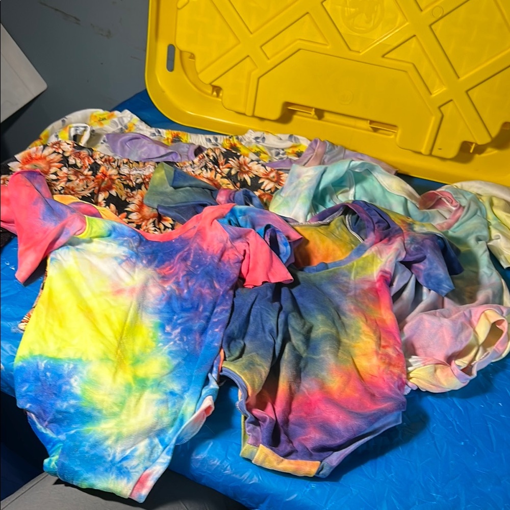 6 Colorful Tie-Dye Baby Onesies
